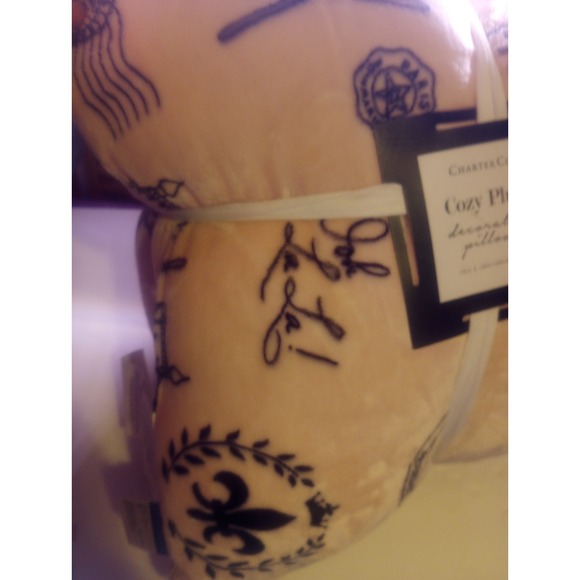 Charters‎ Club 2pk Cozy Plush Pillow Paris Oh La La 18x18inch Pink - Picture 2 of 5